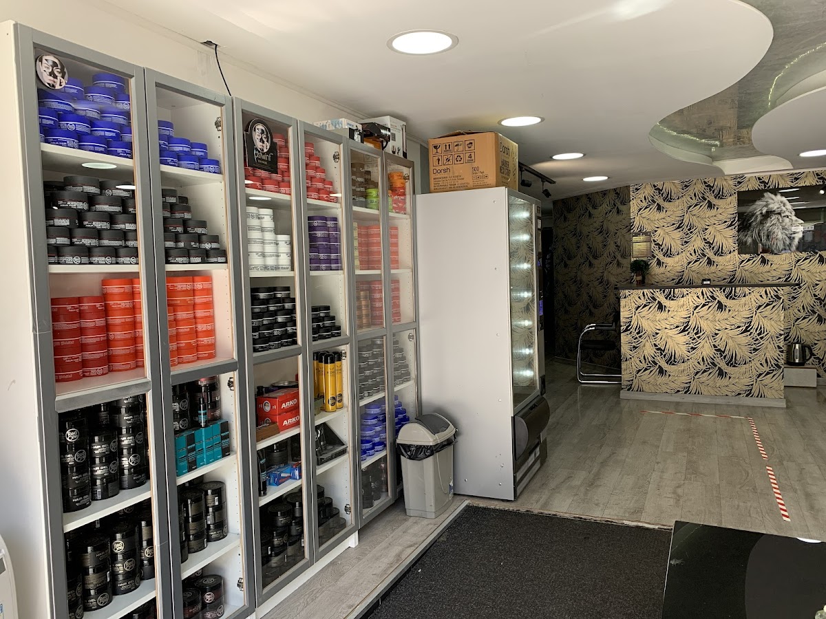 M&S Salon De Coiffure Barbier — Après